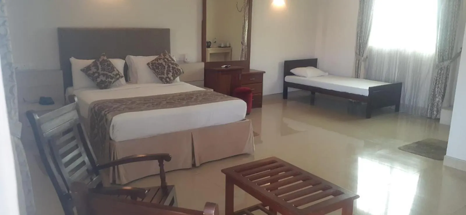 Hotel Nilakma Lagoon Negombo